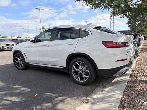 2023 BMW X4 xDrive30i