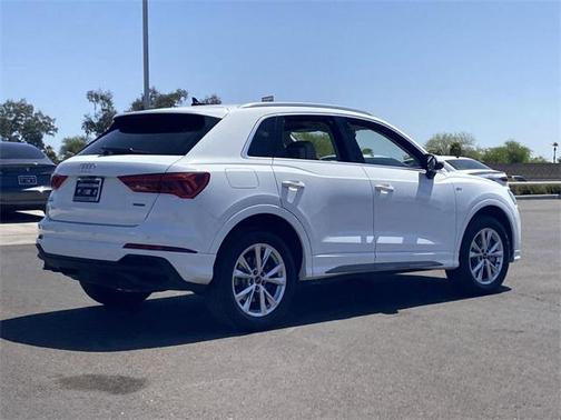 2024 Audi Q3 Premium 45 TFSI S line quattro Tiptronic