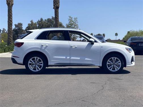2024 Audi Q3 Premium 45 TFSI S line quattro Tiptronic