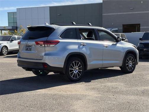 2018 Toyota Highlander SE