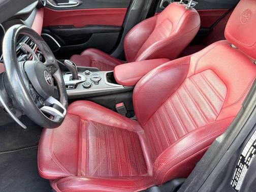 Vesuvio Gray Metallic 2020 Alfa Romeo Giulia Ti Sport
