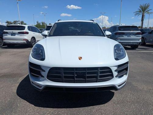 Carrara White Metallic 2017 Porsche Macan Macan Turbo