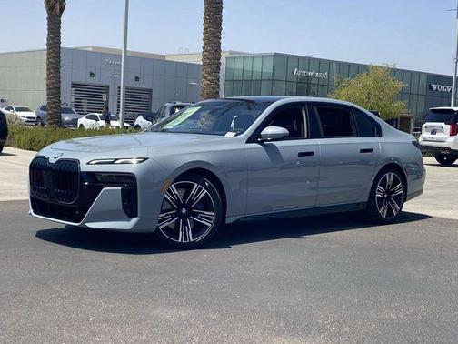 Brooklyn Grey Metallic 2025 BMW 740 i