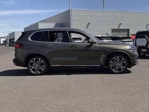Manhattan Green Metallic 2023 BMW X5 sDrive40i