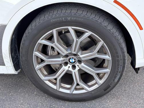 Alpine White 2024 BMW X7 xDrive40i