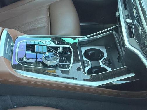 Alpine White 2024 BMW X7 xDrive40i