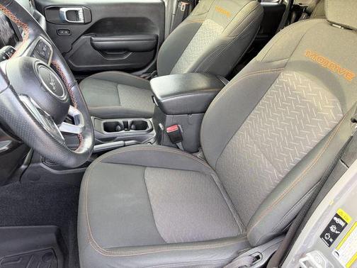 Sting-Gray Clearcoat 2021 Jeep Gladiator Mojave 4x4