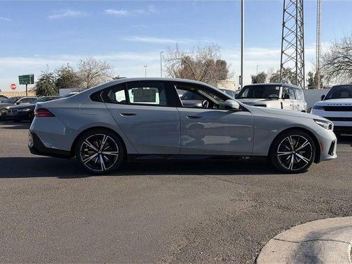 Brooklyn Grey Metallic 2026 BMW 530 530i