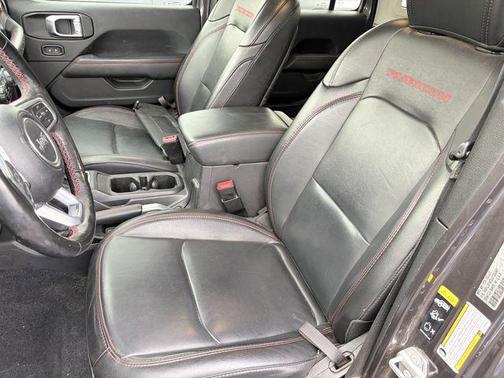 Granite Crystal Metallic Clearcoat 2020 Jeep Wrangler Unlimited Rubicon
