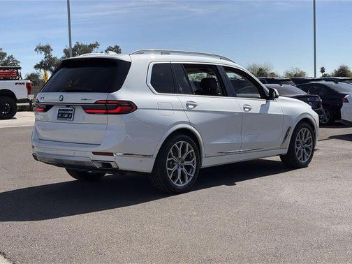 2023 BMW X7 xDrive40i