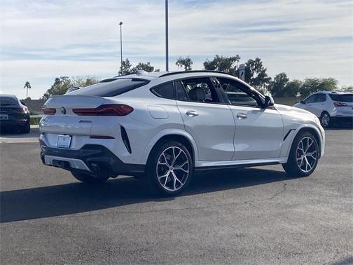 2023 BMW X6 M50i