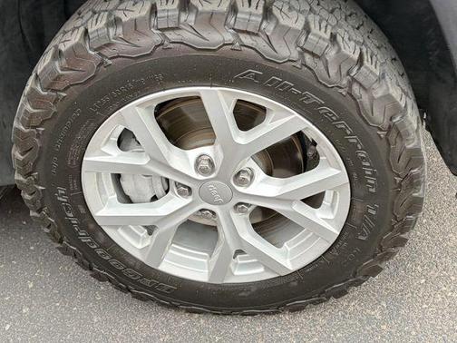 Silver Zynith 2023 Jeep Grand Cherokee Limited