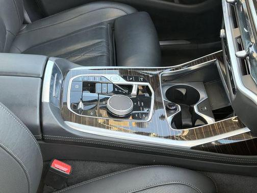 Alpine White 2026 BMW X7 xDrive40i