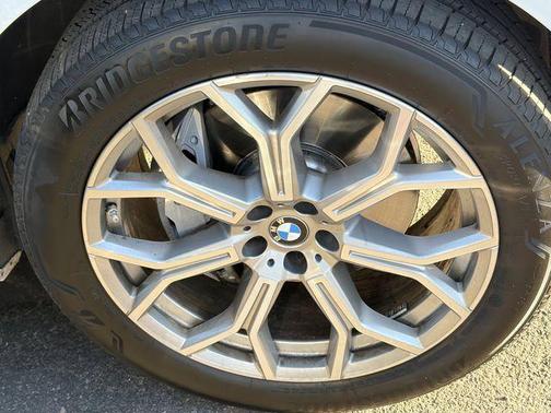 Alpine White 2026 BMW X7 xDrive40i