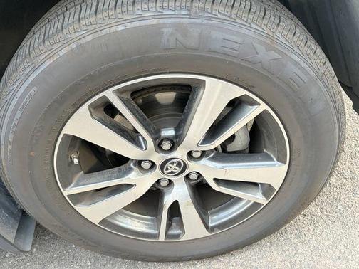 Magnetic Gray Metallic 2017 Toyota RAV4 XLE