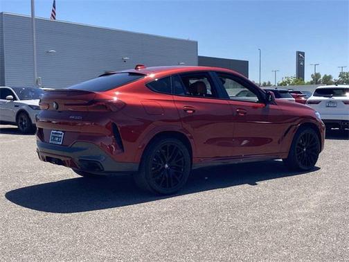 2021 BMW X6 M50i