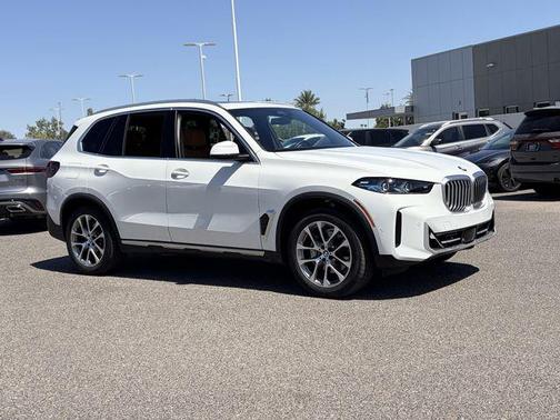 Alpine White 2025 BMW X5 xDrive40i