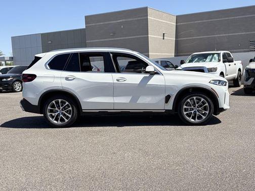 Alpine White 2025 BMW X5 xDrive40i