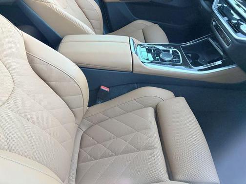 Alpine White 2025 BMW X5 xDrive40i