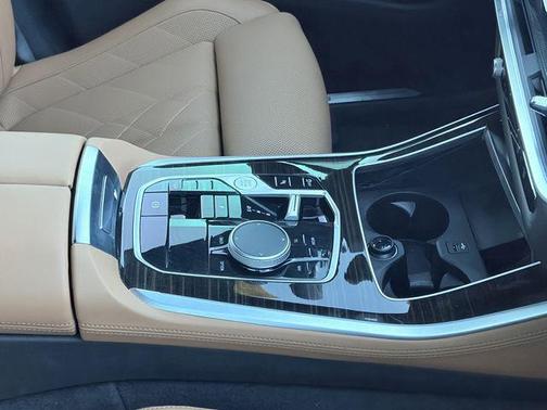 Alpine White 2025 BMW X5 xDrive40i