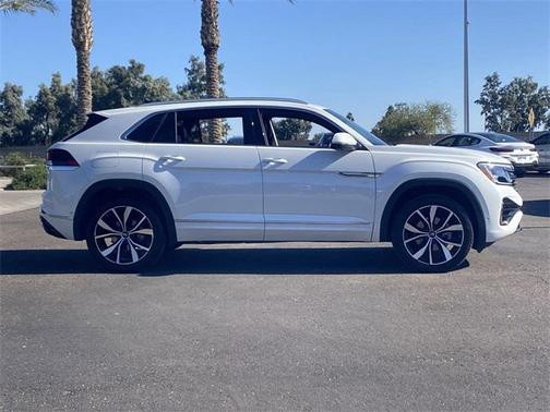 2024 Volkswagen Atlas Cross Sport 2.0T SEL Premium