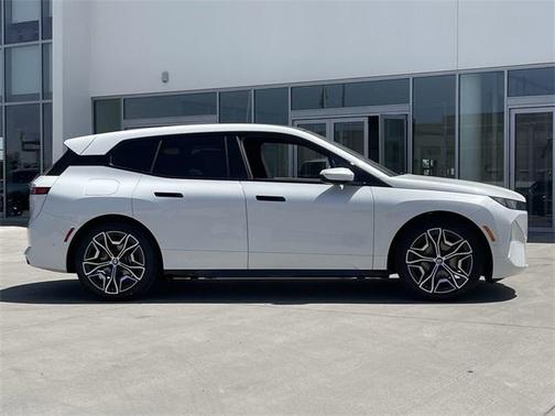 2026 BMW iX xDrive45