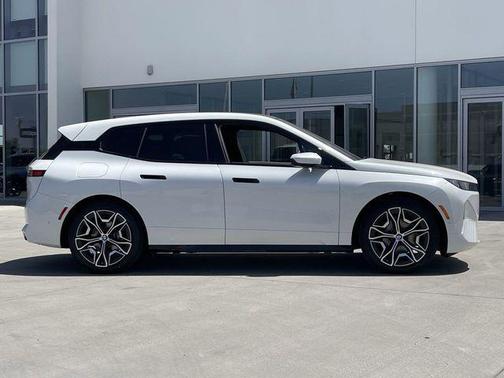 2026 BMW iX xDrive45