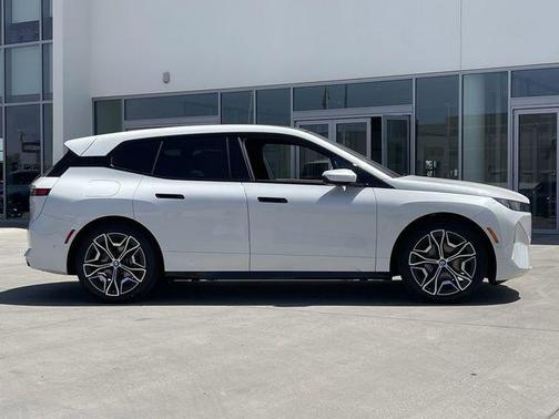 2026 BMW iX xDrive45