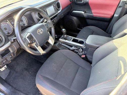 Midnight Black Metallic 2019 Toyota Tacoma SR5