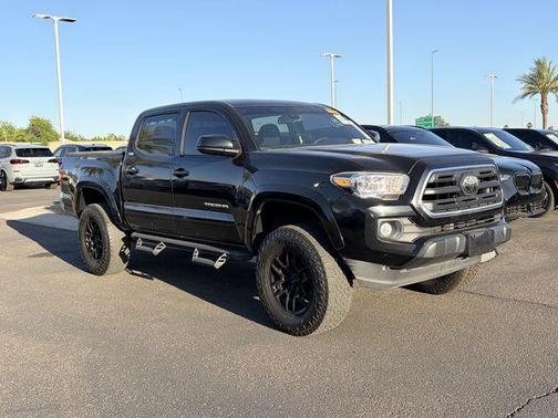 Midnight Black Metallic 2019 Toyota Tacoma SR5