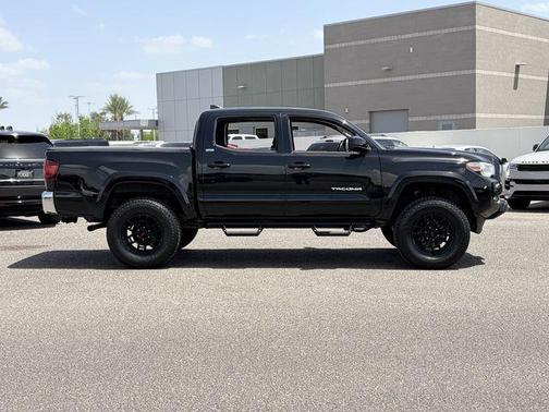 Midnight Black Metallic 2019 Toyota Tacoma SR5