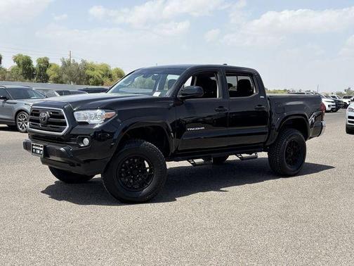 Midnight Black Metallic 2019 Toyota Tacoma SR5