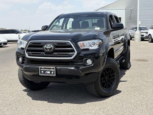 Midnight Black Metallic 2019 Toyota Tacoma SR5
