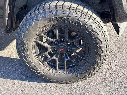 Midnight Black Metallic 2019 Toyota Tacoma SR5