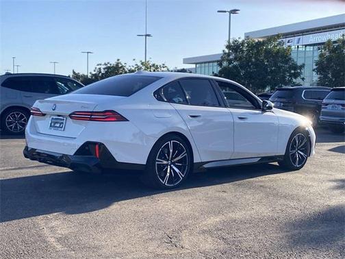 2025 BMW 530 530i