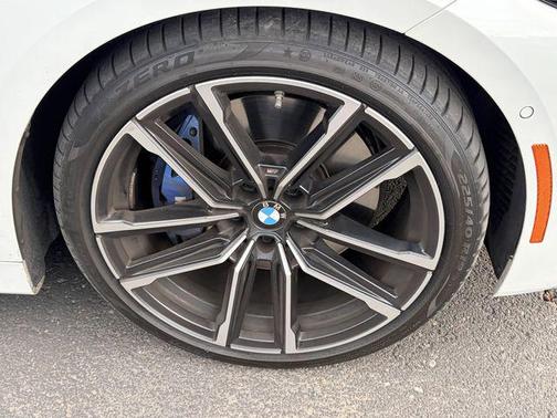 Mineral White Metallic 2024 BMW M440 i