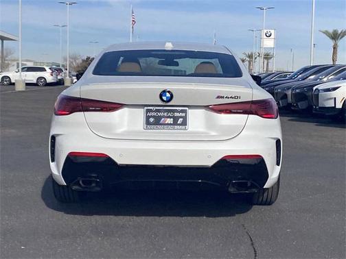 2025 BMW M440 i