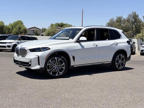 Mineral White Metallic 2026 BMW X5 sDrive40i