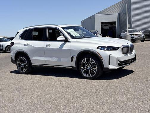Mineral White Metallic 2026 BMW X5 sDrive40i