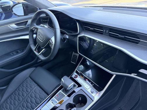 Nardo Gray 2025 Audi RS 6 Avant 4.0T