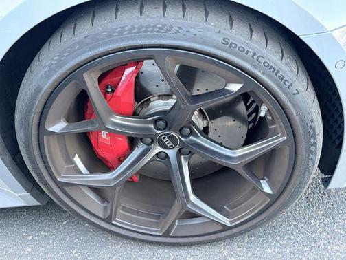 Nardo Gray 2025 Audi RS 6 Avant 4.0T