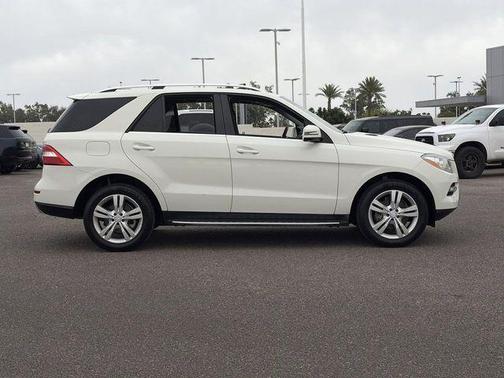 Arctic White 2013 Mercedes-Benz M-Class 4MATIC