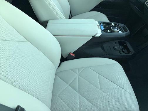 Alpine White 2024 BMW iX xDrive50