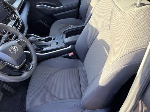 Magnetic Gray Metallic 2021 Toyota Highlander L