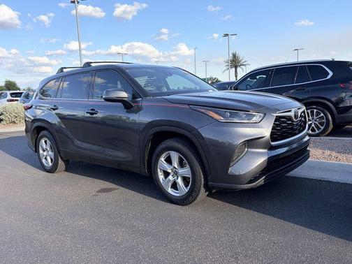 Magnetic Gray Metallic 2021 Toyota Highlander L