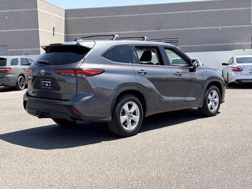 Magnetic Gray Metallic 2021 Toyota Highlander L