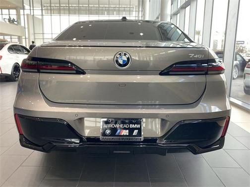 Oxide Grey Metallic 2023 BMW 740 i