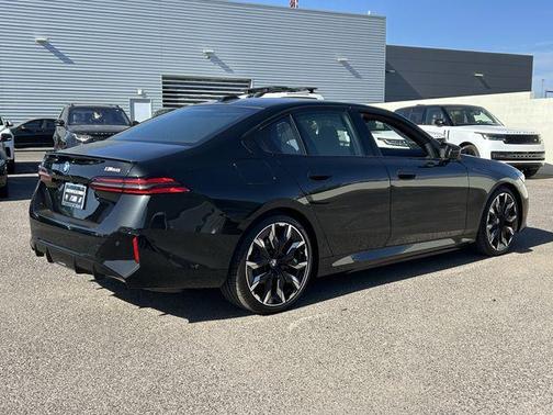 Black Sapphire Metallic 2026 BMW i5 M60
