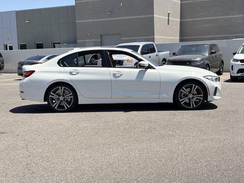 Alpine White 2023 BMW 330 330i