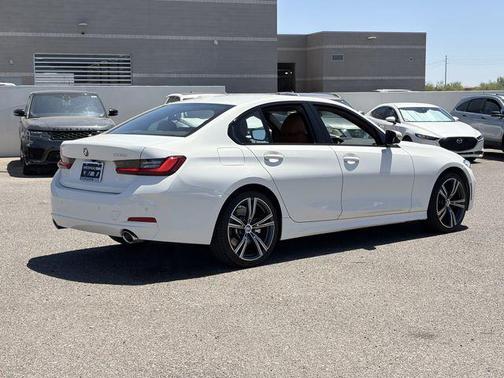 Alpine White 2023 BMW 330 330i